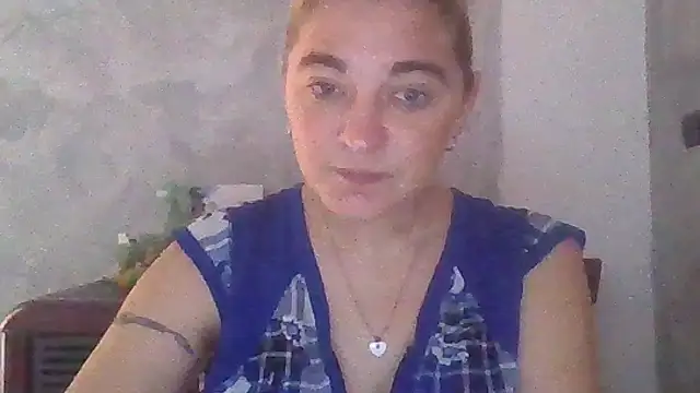 Snapshot of GoldenAngelMilf chatting on October 13, 7:44 am GoldenAngelMilf online show from October 13, 7:44 am