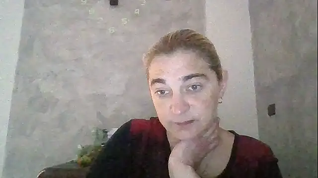 Snapshot of GoldenAngelMilf chatting on October 15, 8:06 am GoldenAngelMilf online show from October 15, 8:06 am