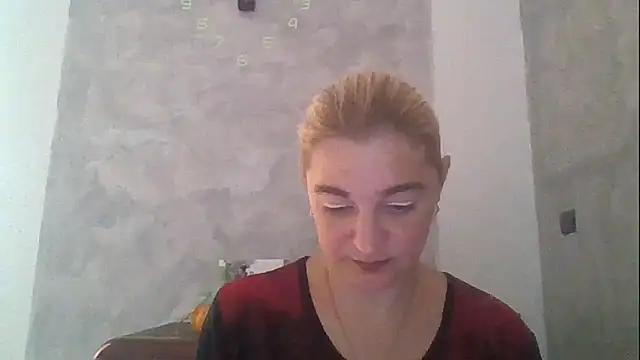 Snapshot of GoldenAngelMilf chatting on October 6, 8:09 am GoldenAngelMilf online show from October 6, 8:09 am