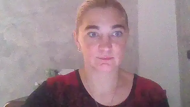 Snapshot of GoldenAngelMilf chatting on October 10, 12:32 pm GoldenAngelMilf online show from October 10, 12:32 pm