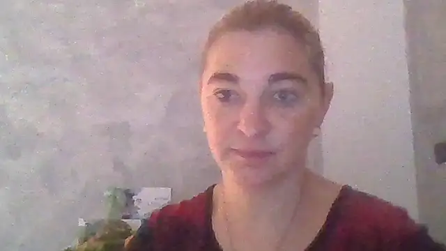 Snapshot of GoldenAngelMilf chatting on October 12, 7:33 am GoldenAngelMilf online show from October 12, 7:33 am