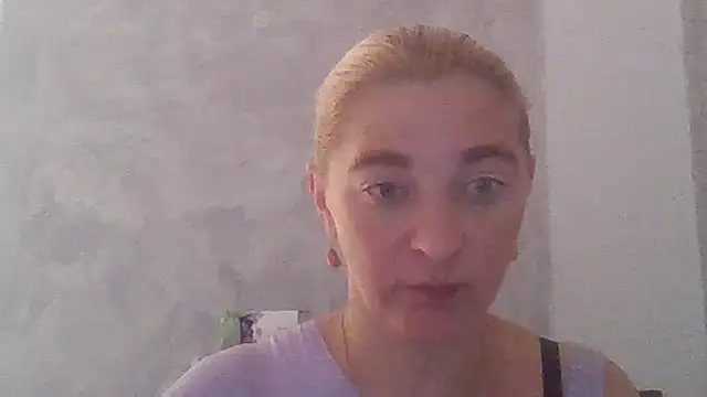 Snapshot of GoldenAngelMilf chatting on September 26, 12:36 pm GoldenAngelMilf online show from September 26, 12:36 pm