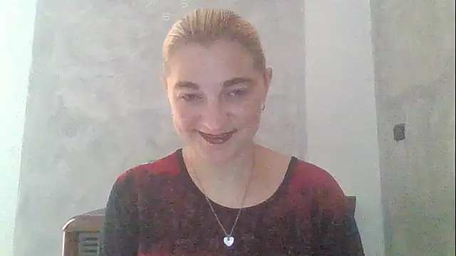 Snapshot of GoldenAngelMilf chatting on October 9, 12:20 pm GoldenAngelMilf online show from October 9, 12:20 pm