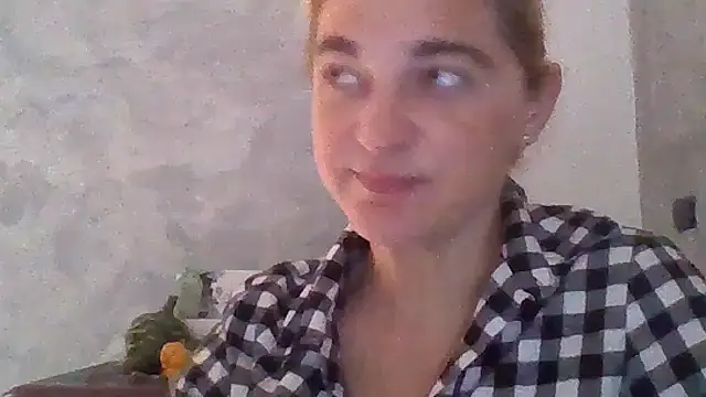 Snapshot of GoldenAngelMilf chatting on October 18, 12:30 pm GoldenAngelMilf online show from October 18, 12:30 pm