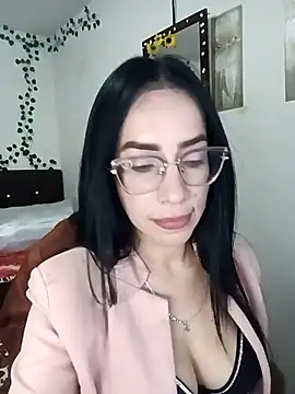 YaraDuartee online show from February 9, 11:51 pm