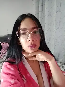 YaraDuartee online show from July 31, 1:39 am