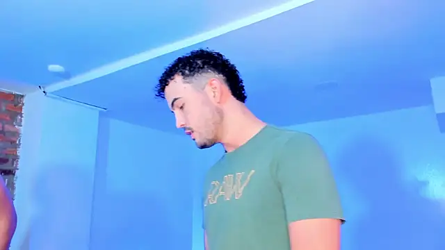 Spaceboys18 online show from June 3, 2:12 am