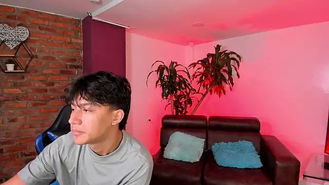 Spaceboys18 online show from December 4, 9:04 pm