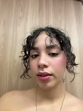 Capricho 01 online show from April 27, 9:12 pm