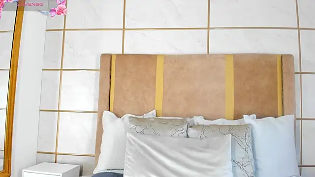 NaylaGrey online show from November 27, 11:57 am