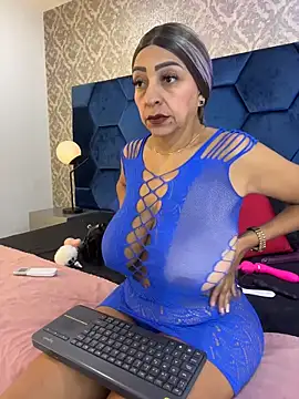 Angelina Roa online show from April 24, 2:53 pm