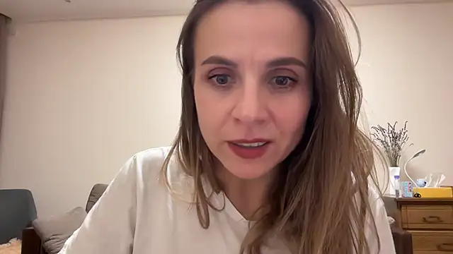 Snapshot of AnnieLove7722 chatting on October 8, 9:41 pm AnnieLove7722 online show from October 8, 9:41 pm