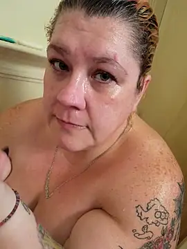 violentviolet68 online show from December 5, 9:05 pm