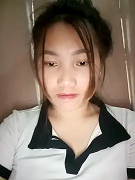 Snapshot of min-xinh chatting on October 1, 4:06 am min-xinh online show from October 1, 4:06 am