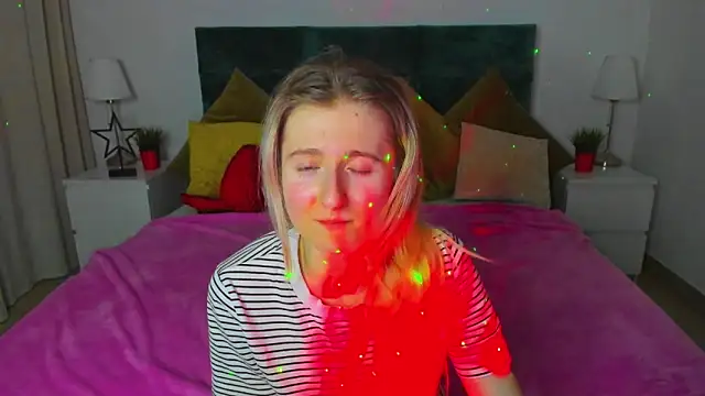 CamillaDreamer online show from March 14, 8:10 pm