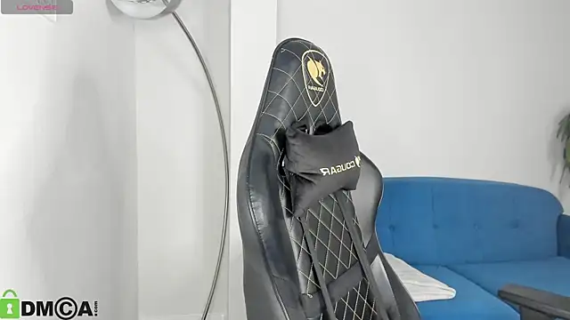 KarinaBroks online show from November 21, 2:08 pm