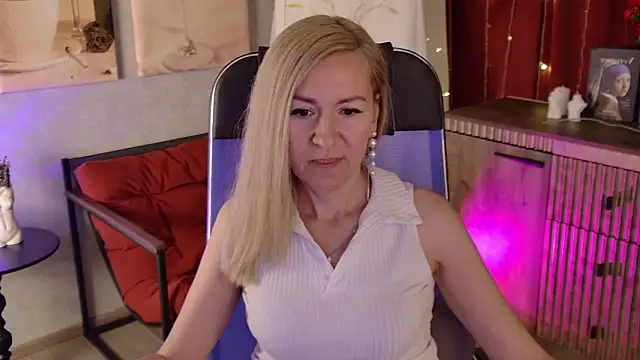 DonnaSmitth online show from June 5, 7:31 pm