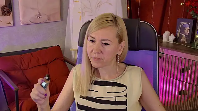 DonnaSmitth online show from June 12, 8:06 pm