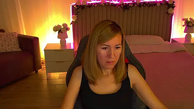 DonnaSmitth online show from November 24, 11:45 am