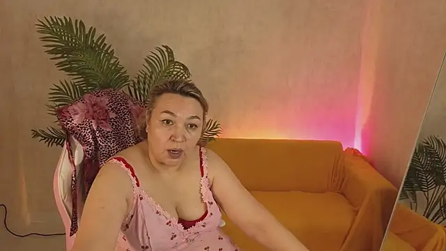 MilfCruze online show from October 8, 9:46 am