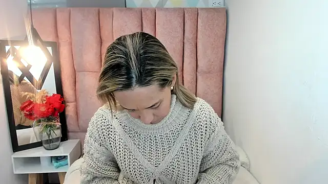 Issa Milf   online show from July 23, 2:36 pm