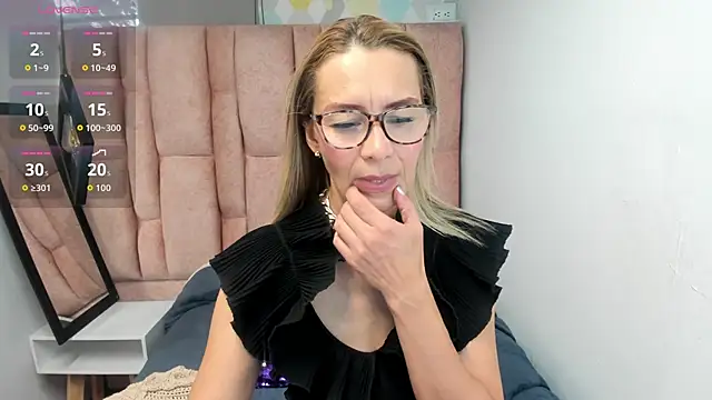 Issa Milf   online show from March 17, 1:26 pm