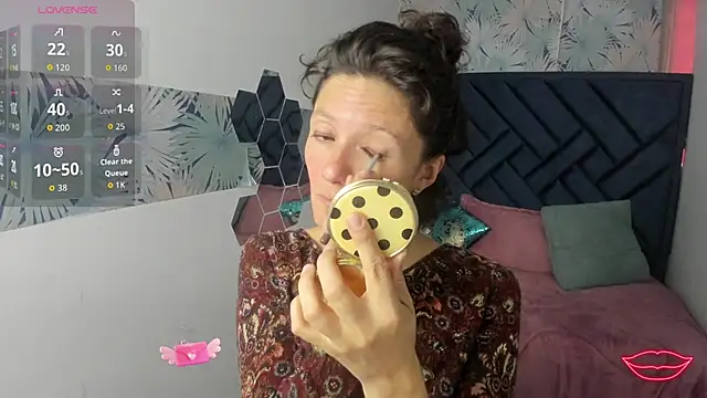 Valery More   online show from February 15, 3:00 pm