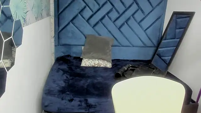 Valery More   online show from October 12, 3:25 pm