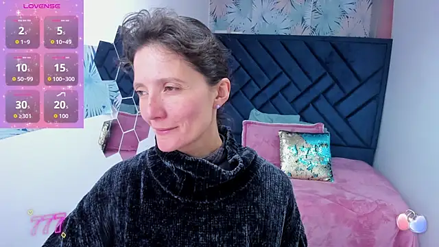 Valery More   online show from April 25, 2:25 pm