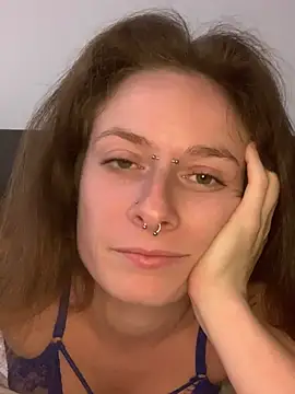 GoldenPussy1329 online show from April 8, 9:50 pm