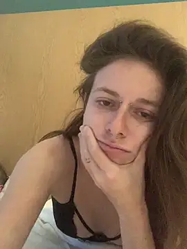 GoldenPussy1329 online show from April 18, 7:07 pm