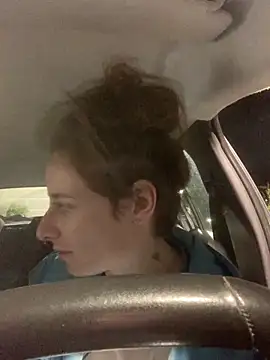 GoldenPussy1329 online show from April 19, 9:06 pm