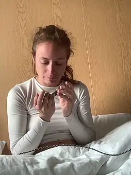 GoldenPussy1329 online show from April 25, 5:10 pm