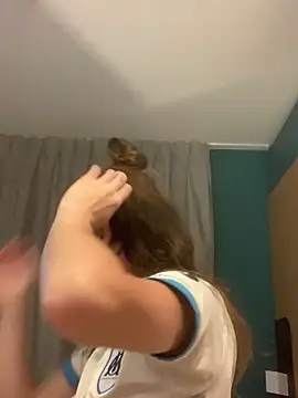 GoldenPussy1329 online show from April 24, 8:44 pm