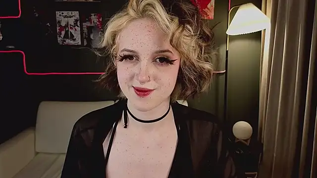 luna son online show from April 22, 10:18 pm