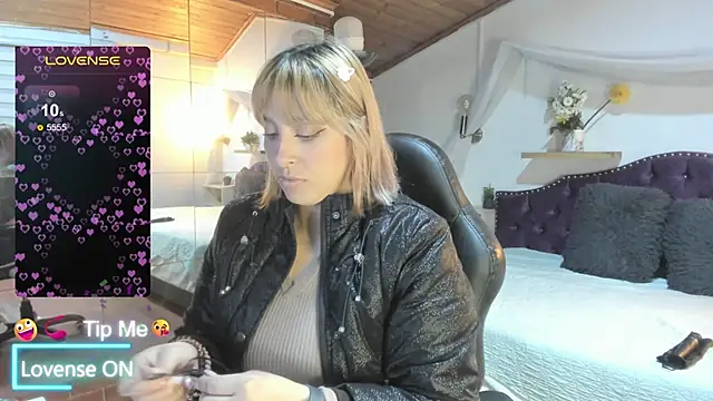 sophialyh 1 online show from February 23, 12:37 pm