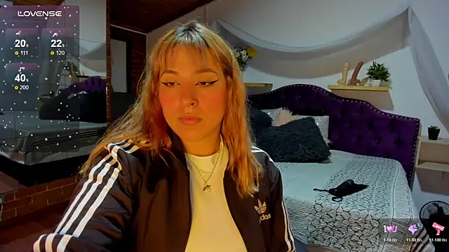 Snapshot of sophialyh_1 chatting on October 20, 12:52 pm sophialyh 1 online show from October 20, 12:52 pm