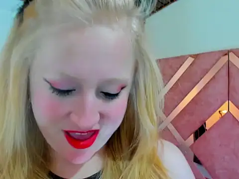 Snapshot of AliceCat_01 chatting on October 13, 7:22 am AliceCat 01 online show from October 13, 7:22 am