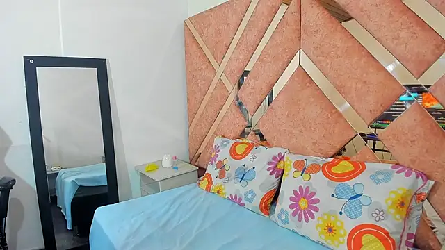 AliceCat 01 online show from October 23, 4:07 am