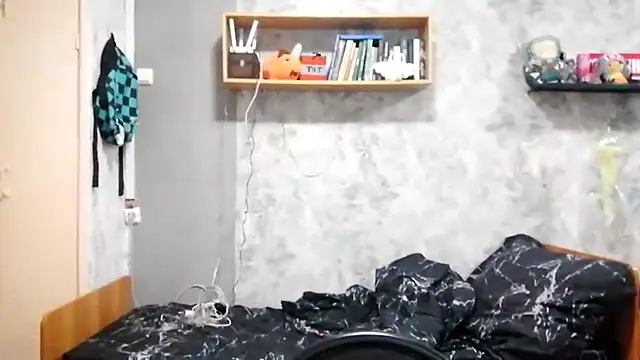 Beeping Creature online show from October 27, 5:30 pm