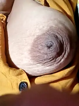 Hotmommax online show from February 3, 2:11 pm