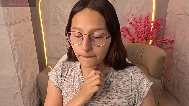 Snapshot of Nyx_Tamy_Tx_ chatting on October 8, 1:15 pm Nyx Tamy Tx online show from October 8, 1:15 pm