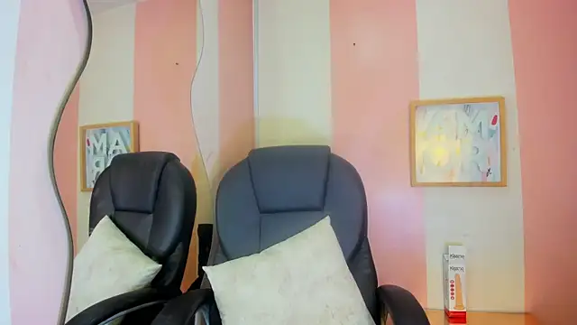 Mila Leon online show from December 23, 2:48 am