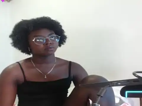 staicy26 online show from February 3, 10:56 pm