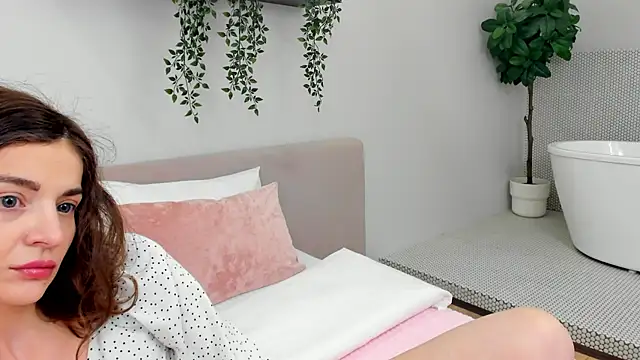 NikkaBush online show from April 23, 5:15 am