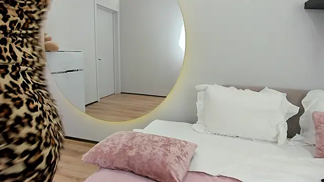 NikkaBush online show from February 11, 5:42 am