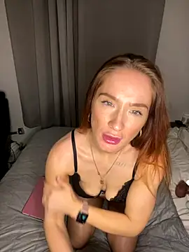 Snapshot of Cherry-L-28 chatting on October 11, 8:33 pm Cherry-L-28 online show from October 11, 8:33 pm