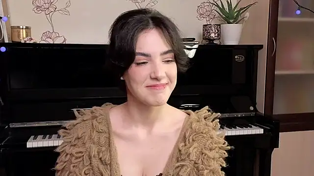 Snapshot of di_moon chatting on October 5, 2:33 pm di moon online show from October 5, 2:33 pm