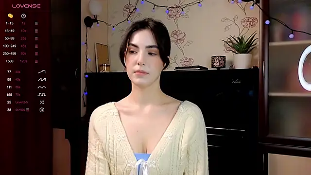 Snapshot of di_moon chatting on October 9, 2:32 pm di moon online show from October 9, 2:32 pm
