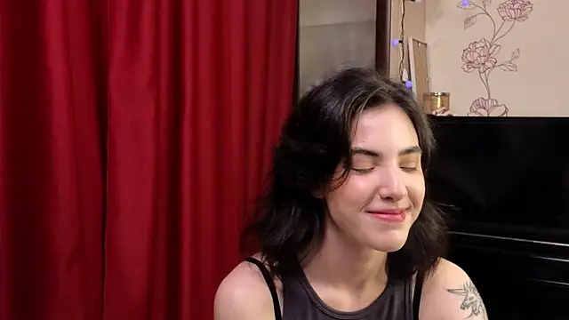 Snapshot of di_moon chatting on October 2, 2:22 pm di moon online show from October 2, 2:22 pm